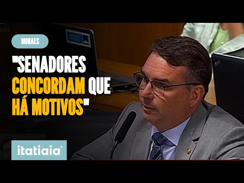 FLÁVIO BOLSONARO SUGERE PEDIDO DE IMPEACHMENT DE MINISTROS DO STF