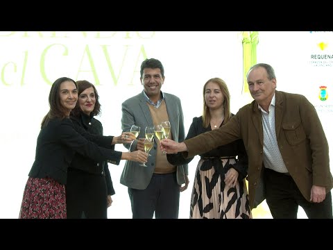 Elvira Lindo embajadora del cava de Requena