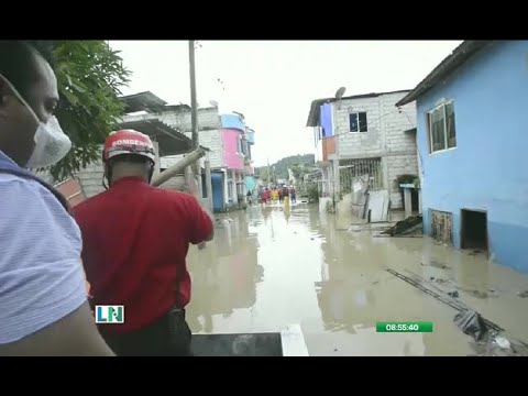 Reportan inundaciones en Esmeraldas por desbordamiento de dos ríos