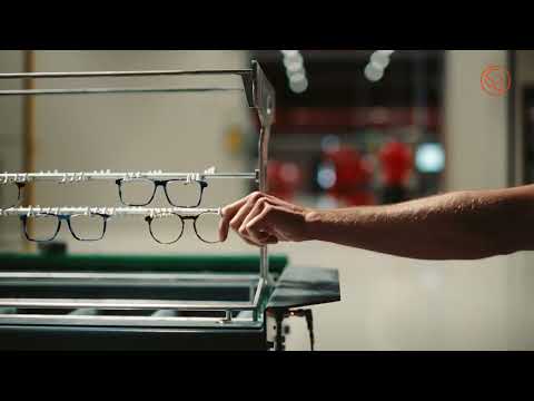 Nu tillverkar och designar Synsam glasögon på Frösön i Jämtland