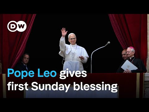 Pope Leo calls for 'just and lasting peace' in first Sunday blessing | DW News