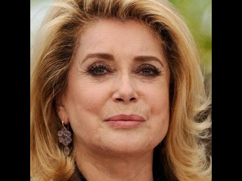 PHOTOS – Chiara Mastroianni et Benjamin Biolay unis pour soutenir Catherine Deneuve