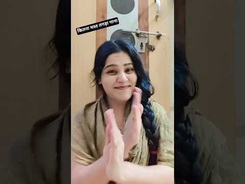 भीड़ में अकेली लैला