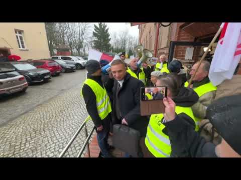 Polityczna zemsta? Bąkiewicz karany za sprzeciw wobec nielegalnej migracji