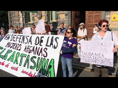 Manifestantes en Bilbao piden asilo político para las mujeres  perseguidas por el régimen tal