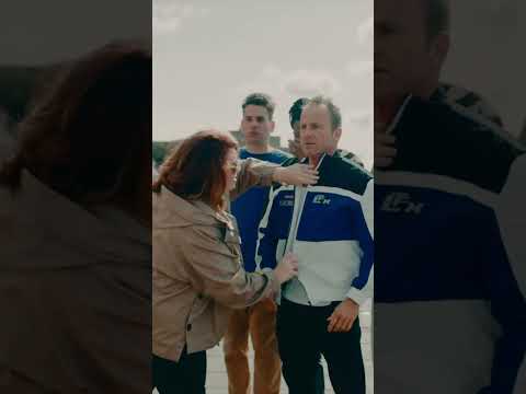 Photoshoot look number, right underneath Tower Bridge in the heart of London 🤯💥