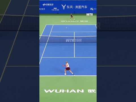 Sakkari finding her range 💪<strong>Maria</strong> Sakkari goes on defense in Wuhan!#dongfengvoyahwuhanopen