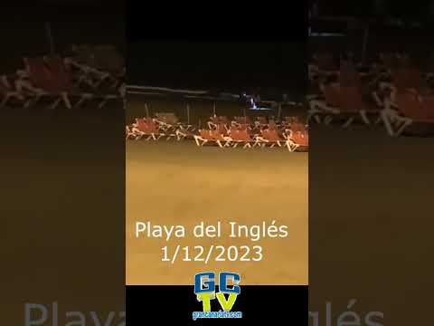 Llega una patera por sus propios medios a Playa del Inglés, Gran Canaria #shorts