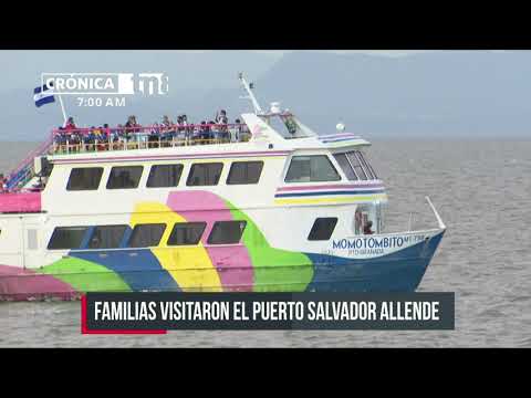 Familias visitan el Puerto Salvador Allende en Managua, Nicaragua