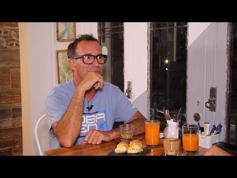 Un Café con Jesús: Entrevista a Rafa Villanueva