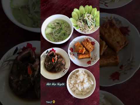 Đậu hủ ram, Cá ngừ kho, Canh mướp, Giá hẹ xào