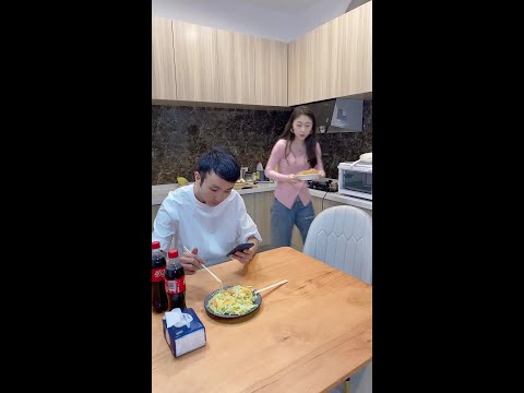 臭男人,预判了你的操作!#情侣日常 #男朋友 #一定要看到最后