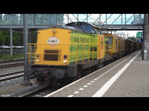 RRF 24 komt met een Speno trein door station Boxtel