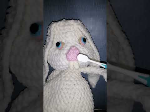 Honey X Bunny - is brushing teeth