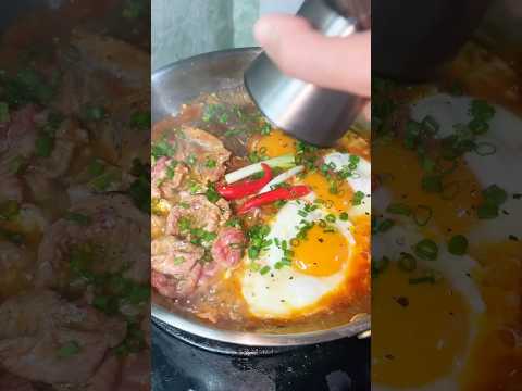 Yêu bằng hành động đừng yêu bằng lời nói nghen. Mời mn ăn sáng