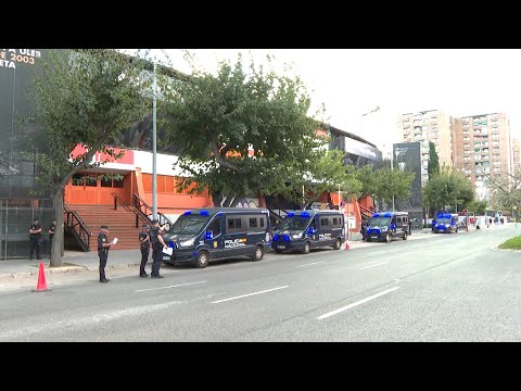 Más de 700 agentes de Policía toman los alrededores de la Fonteta en Valencia