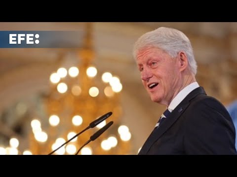 Expresidente Clinton insta a la comunidad internacional a ponerse del lado de Ucrania