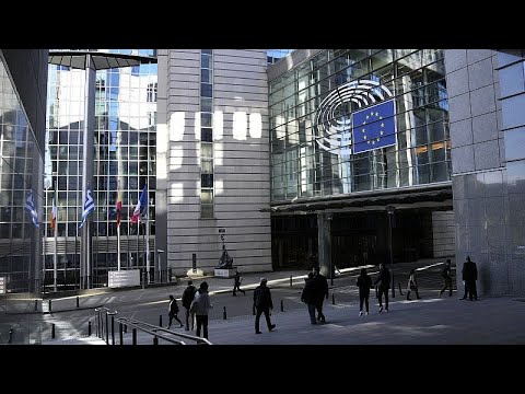 Έφοδος της αστυνομίας στα γραφεία του Ευρωκοινοβουλίου: Ενδείξεις για προώθηση της ρωσικής προπαγ…