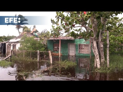 Las intensas lluvias y fuertes vientos de Helene dejan huellas visibles a su paso por Cuba