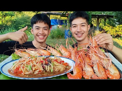 กุ้งแม่นํ้าตัวใหญ่ๆกับส้มตำรสแ