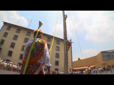 La danza de los voladores, una tradición que cada vez conquistan más mexicanas
