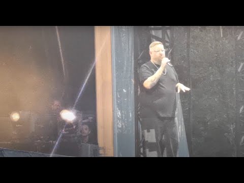 Rag N Bone Man sings evocative The Right Way in Bedford Sat 5th July '25