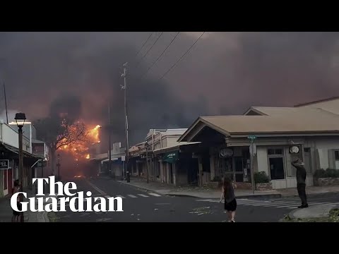 Hawaii: Maui residents escape wildfires while strong winds cause blaze to spread