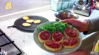 Ricetta Antipasto Crostini Rossi Piccanti