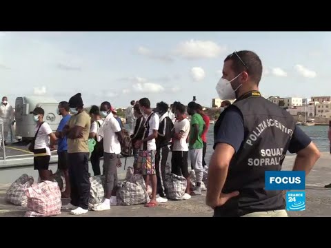 Italie : malgré la pandémie, l’île de Lampedusa est débordée par les arrivées de migrants