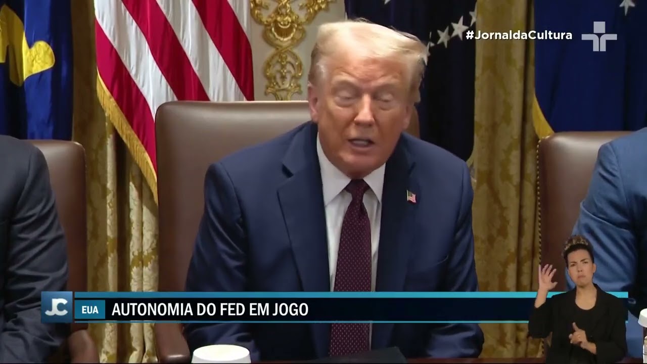 Donald Trump renova pedido para retirar Lisa Cook da direção do Banco Central Americano