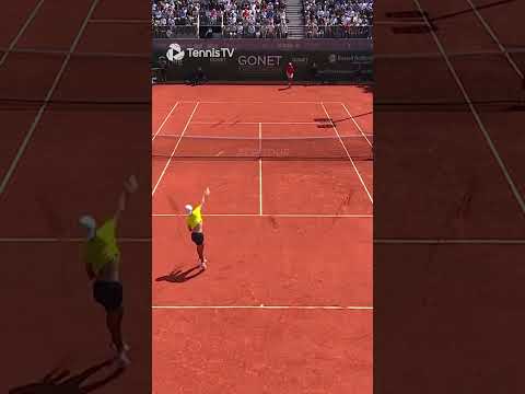 Djokovic steals this point in Geneva!