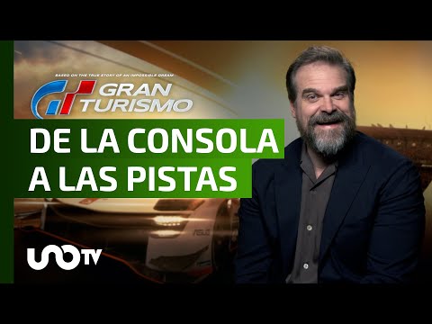 Gran Turismo se estrena con éxito; David Harbour reconoce que no es su mundo.