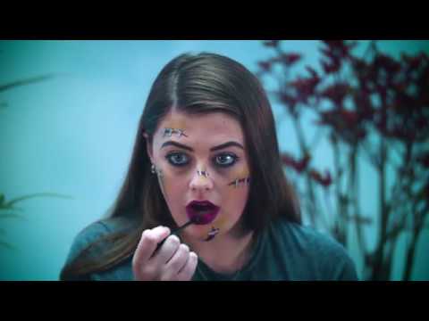 LCF HOW TO: HALLOWEEN MAKE-UP - Part 2