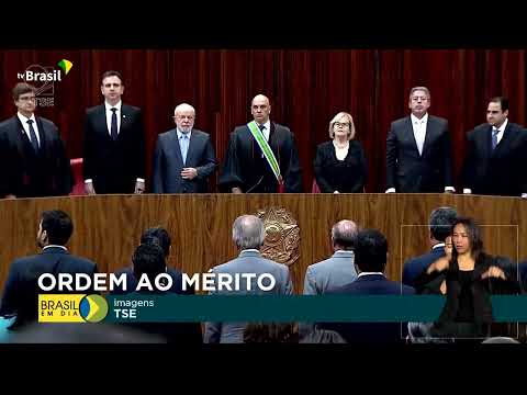 Presidente do Congresso recebe homenagem dos outros Poderes