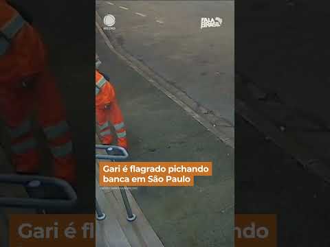 Gari é flagrado pichando banca em São Paulo #Shorts #FalaBrasil