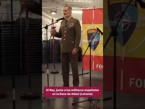 ?EL REY JUNTO A LOS MILITARES ESPAÑOLES EN LETONIA