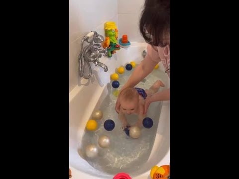 Votre enfant boit la tasse dans le bain ? #shorts