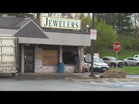 Police are investigating another smash & grab at a Rocky Hill jewelry store