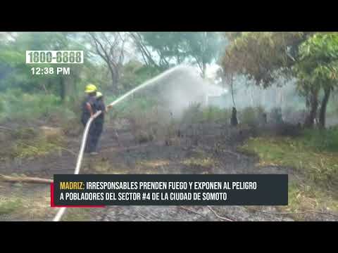 Incendio de maleza y madera seca en predio montoso casi alcanza viviendas en Somoto - Nicaragua