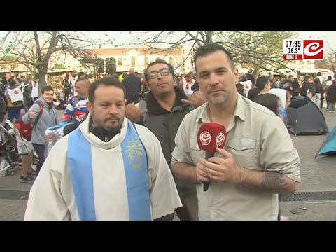 Peregrinación a Luján: la bendición del padre Mario