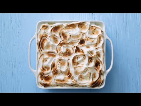 An Easy Baked Banana Pudding Recipe You'll Dream About