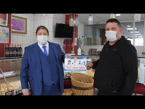 Kasaplardan Maske Takan Hayvanların Yer Aldığı Sticker