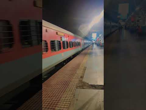 pune junction to Bhubaneswar SF Express//WAP7// 22881 #yshorts #guntur #train #indianrailways