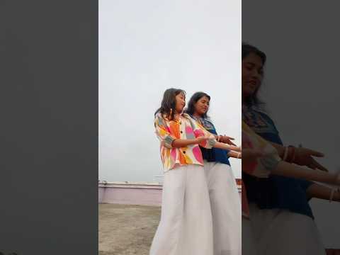 tumhi ho bandhu sakha ho#motherdaughterdance#trending#yt#ytshorts#youtubeshorts#tumhiho#viralvideo