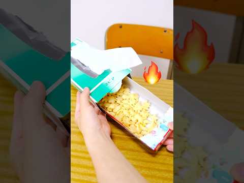 授業中バレずにおっとっとを食べる方法はありますか？ #shorts #学生 #学校 #バレずに #あるある #先生 #授業 #お菓子