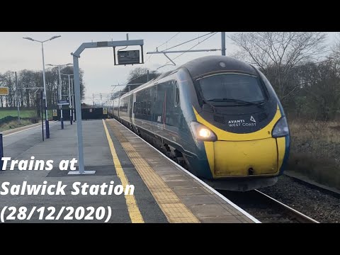 Trains at Salwick Station (28/12/2020)