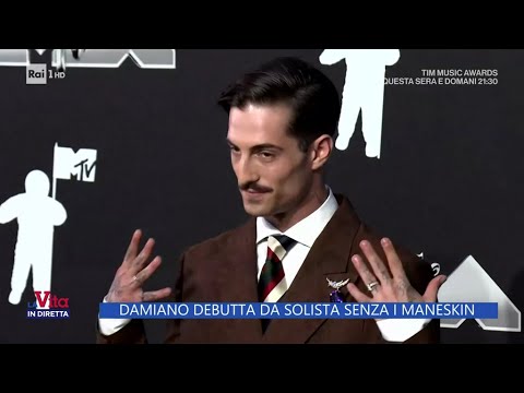 Damiano debutta da solista senza i Maneskin - La Vita in diretta 13/09/2024