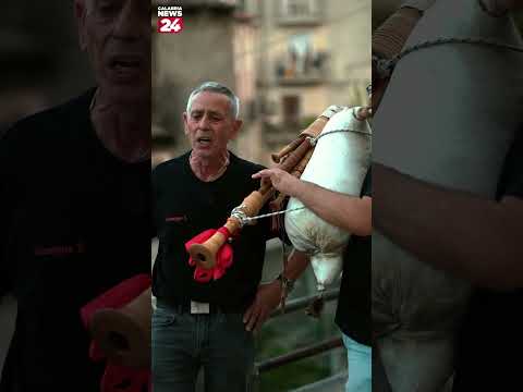 LA MUSICA ARBËRESHE DI LUNGRO: Te Pjekurit ka Ungra - "Vjershët me karramunxat"