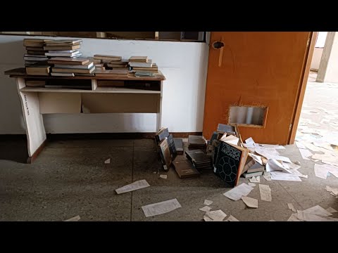 Destrozos y suciedad evidencian el deterioro de la biblioteca de la Unexpo #23Abr