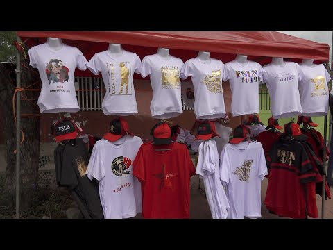 Excelente venta de camisetas alusivas a la Revolución en Managua